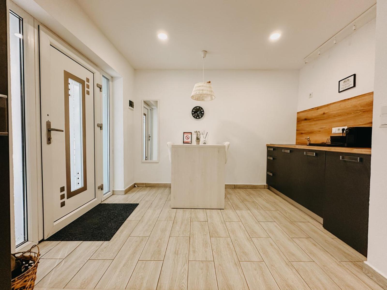 Marcos Apartments Victoriei - Self Check-In Resita Extérieur photo